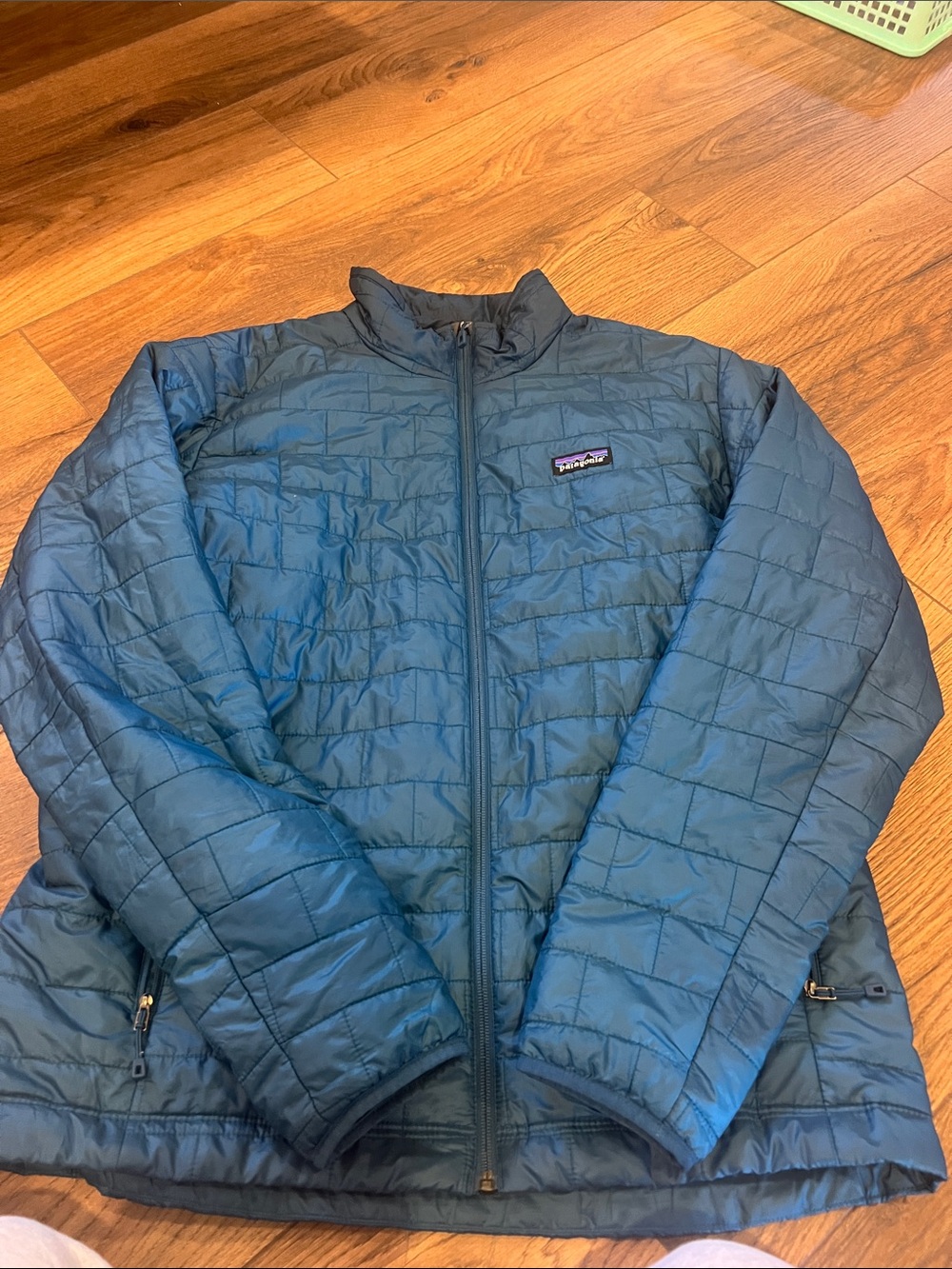 Patagonia Men's Blue Quilted Insulated Puffer Jacket-size Large